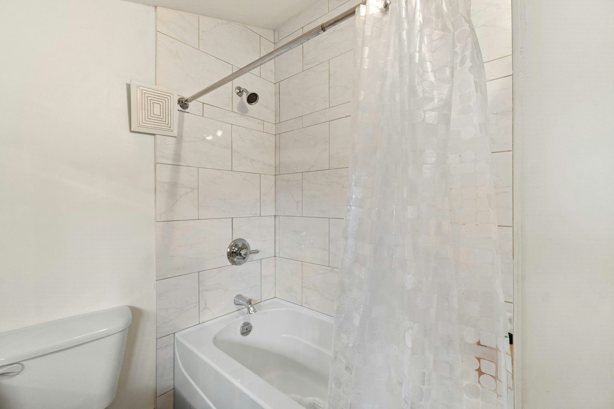 247 Wood Street, New Westminster, BC, V3M 5K5 - 6