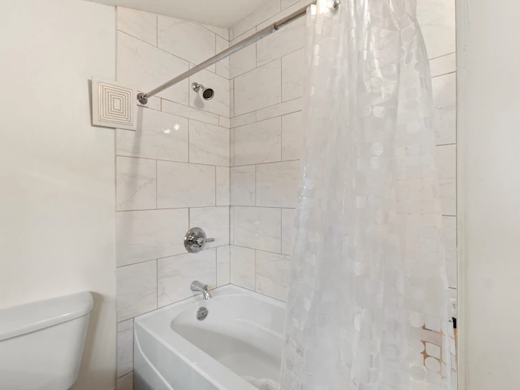 247 Wood Street, New Westminster, BC, V3M 5K5 - 6