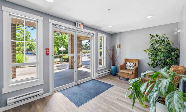405-2435 Center Street
