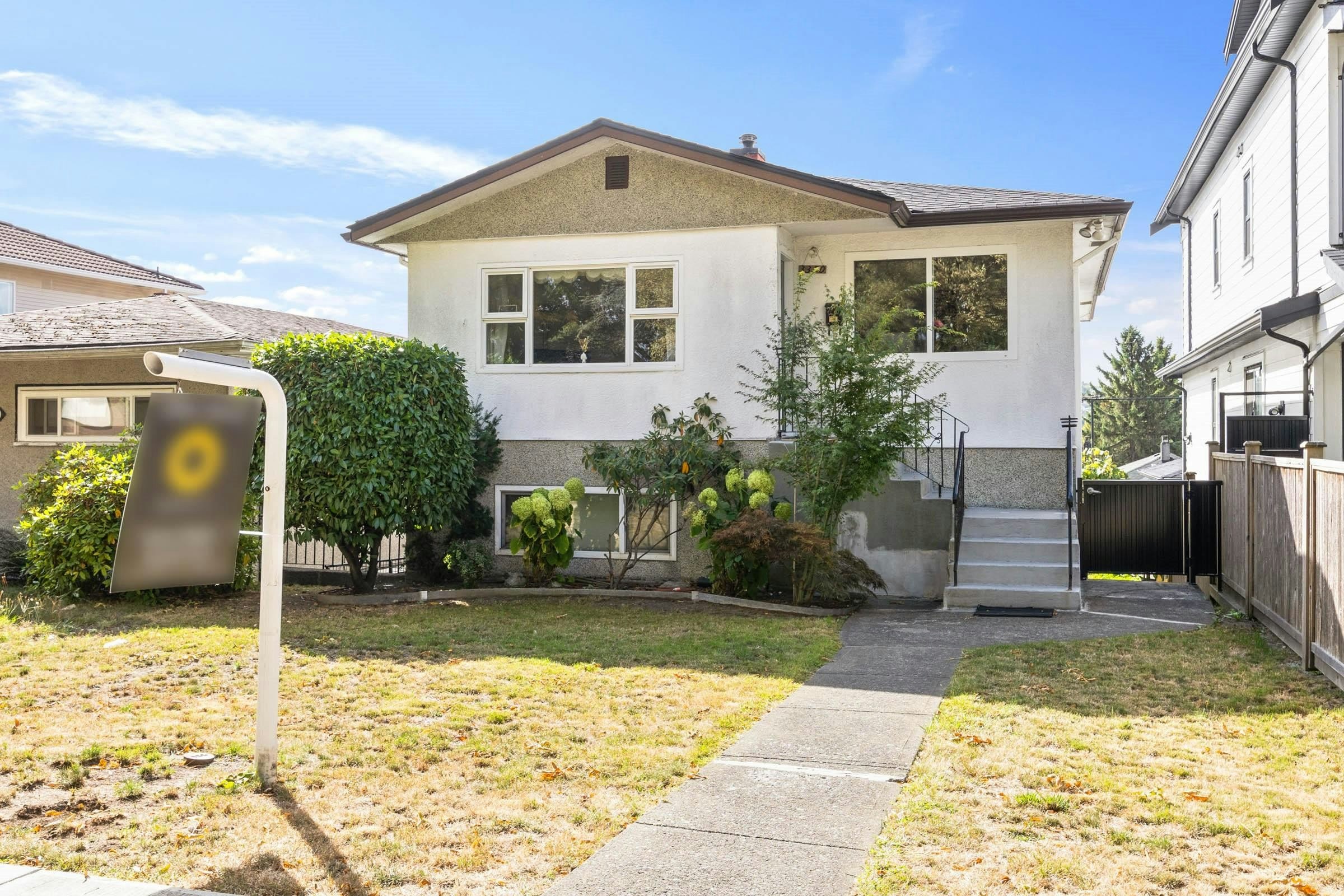 3350 E 8 Avenue, Vancouver, BC, V5M 1X9