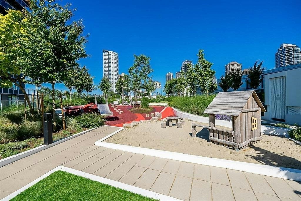 303-4488 Juneau Street, Burnaby, BC, V5C 0M4 - 16