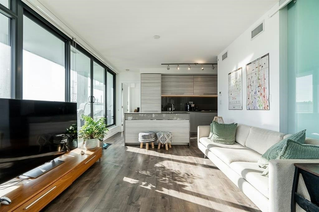 303-4488 Juneau Street, Burnaby, BC, V5C 0M4 - 8