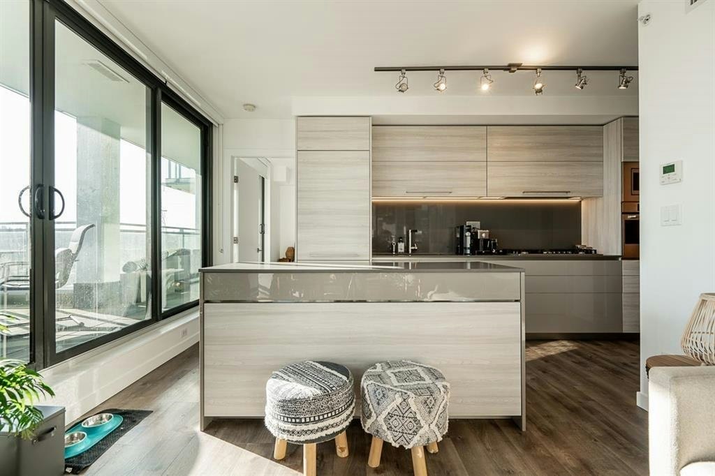 303-4488 Juneau Street, Burnaby, BC, V5C 0M4 - 4