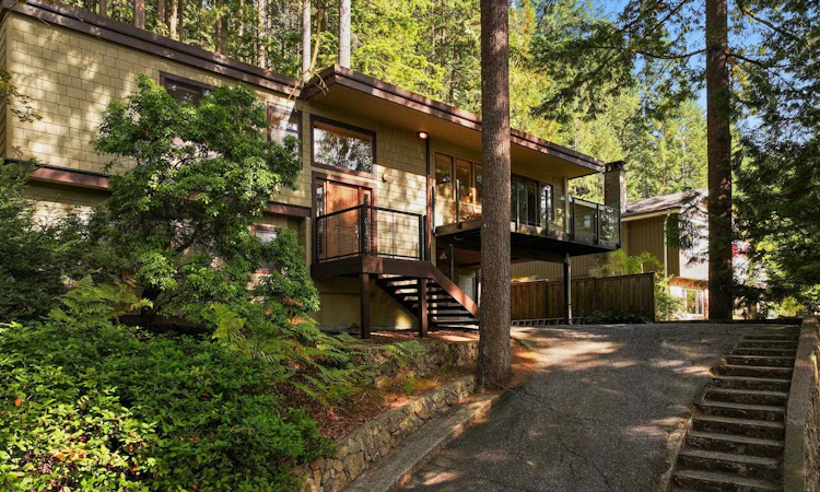 2344 Hyannis Drive