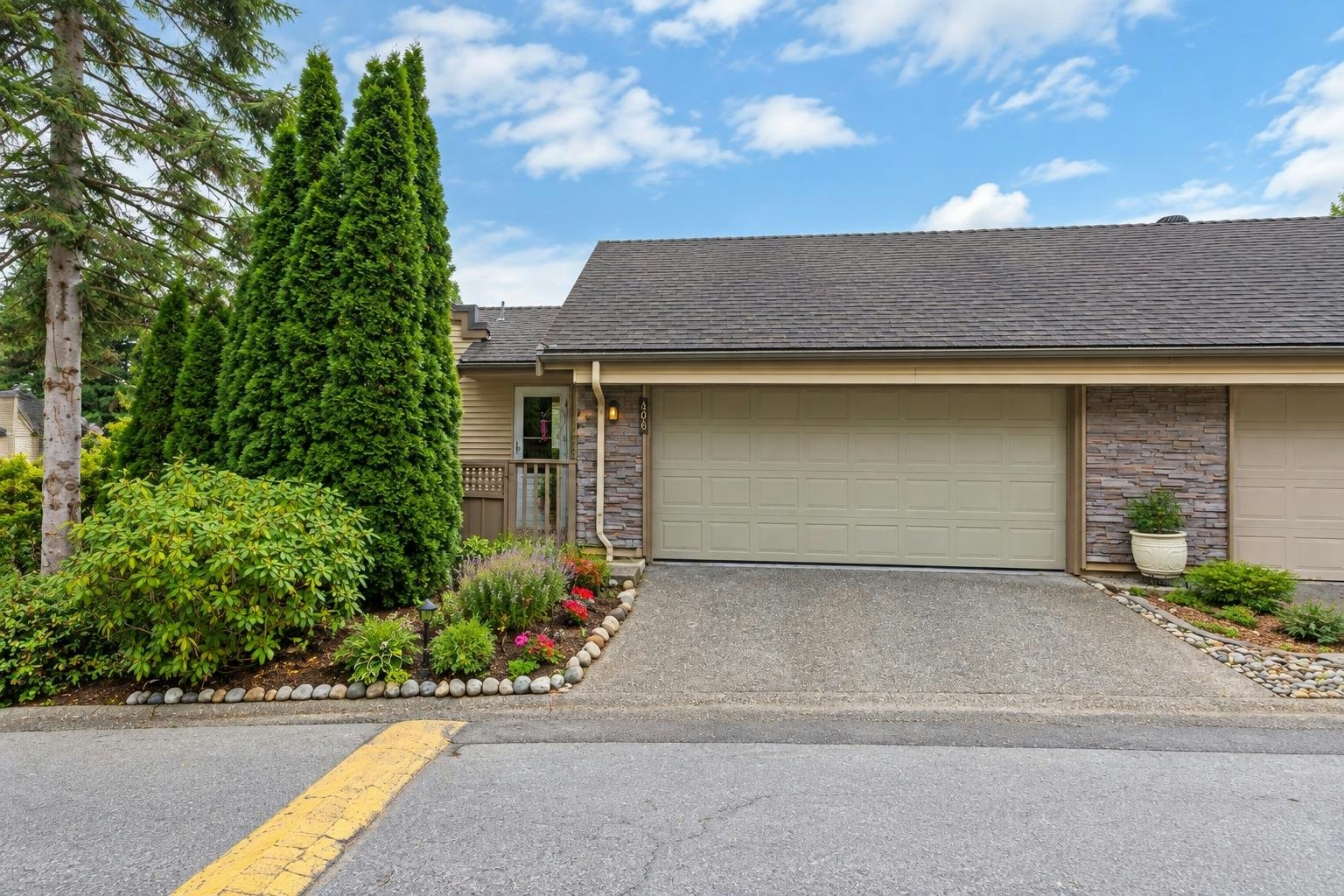 406-1215 Lansdowne Drive, Coquitlam, BC, V3E 2P2