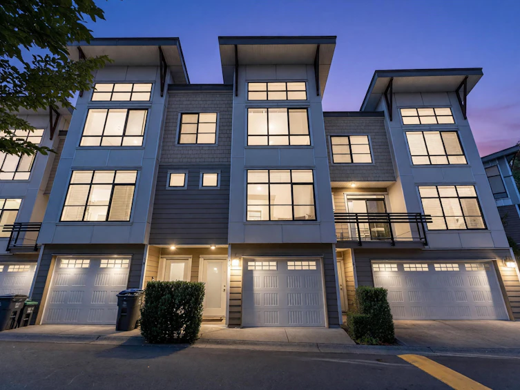 11-9989 E Barnston Drive, Surrey, BC, V4N 6N3