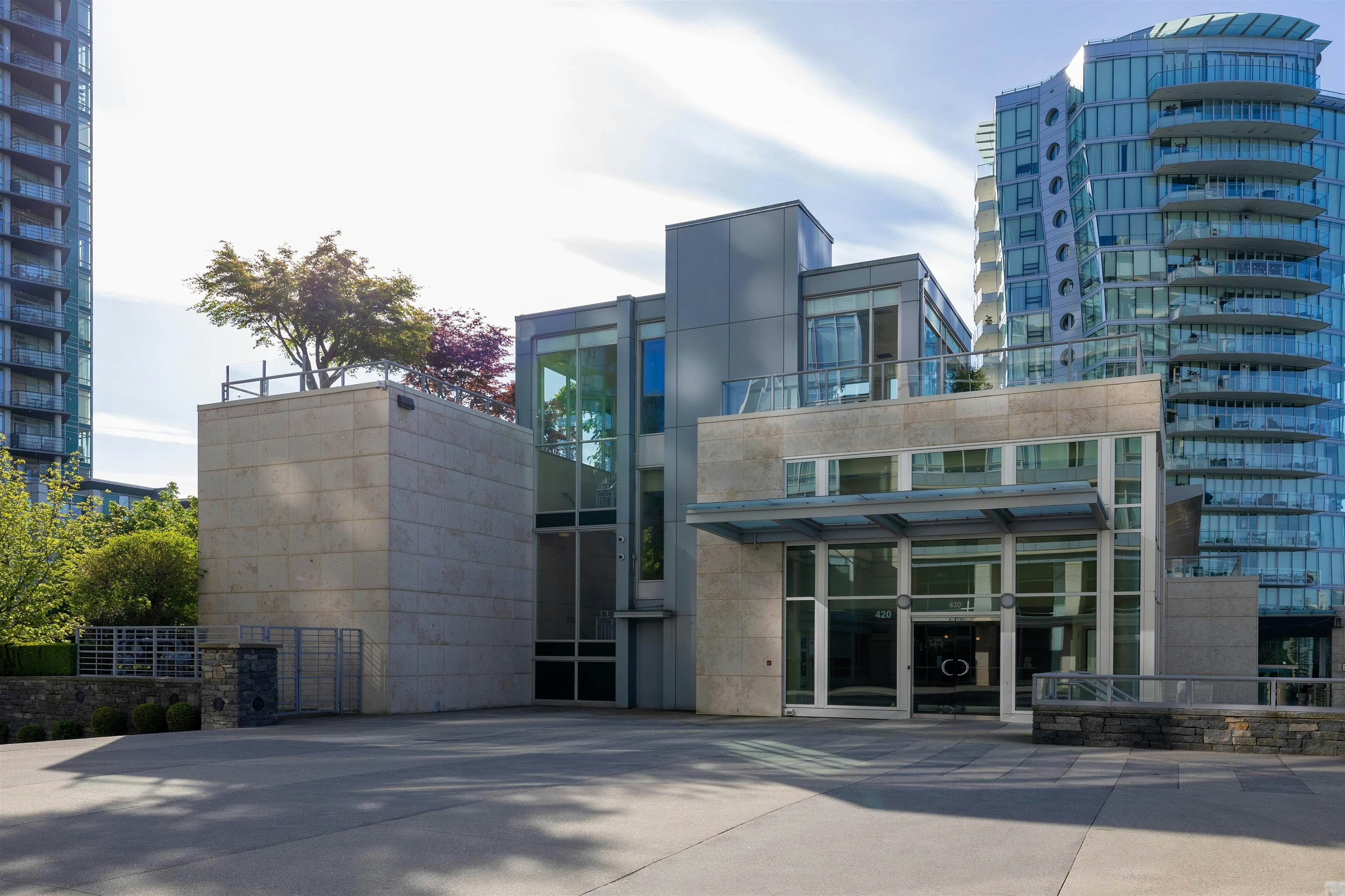 410 Beach Crescent - 2