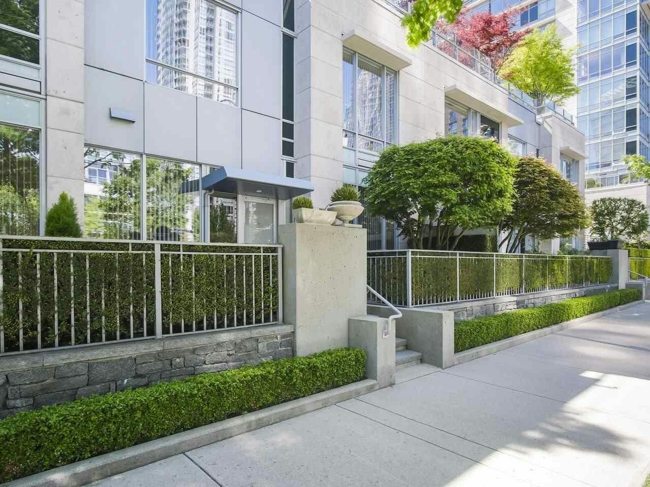 410 Beach Crescent - 3
