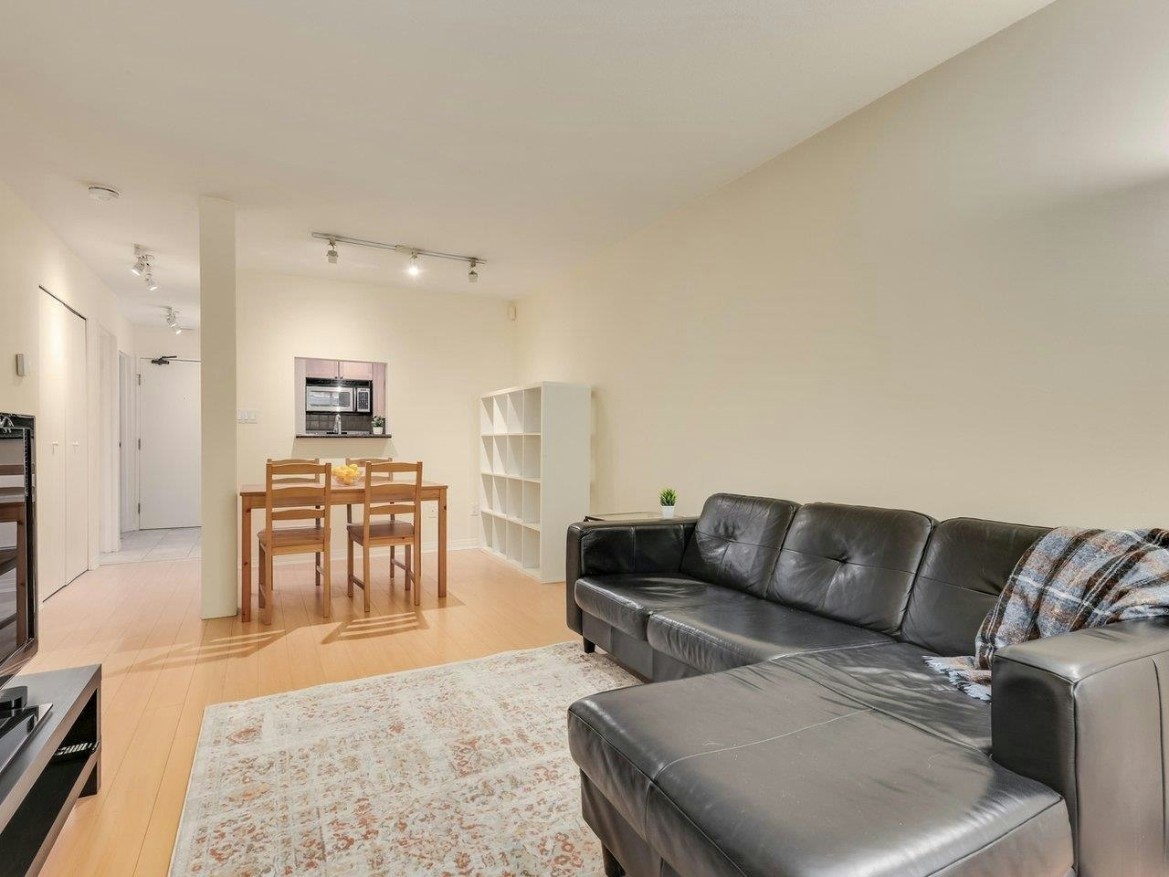 117-555 W 14th Avenue - 4