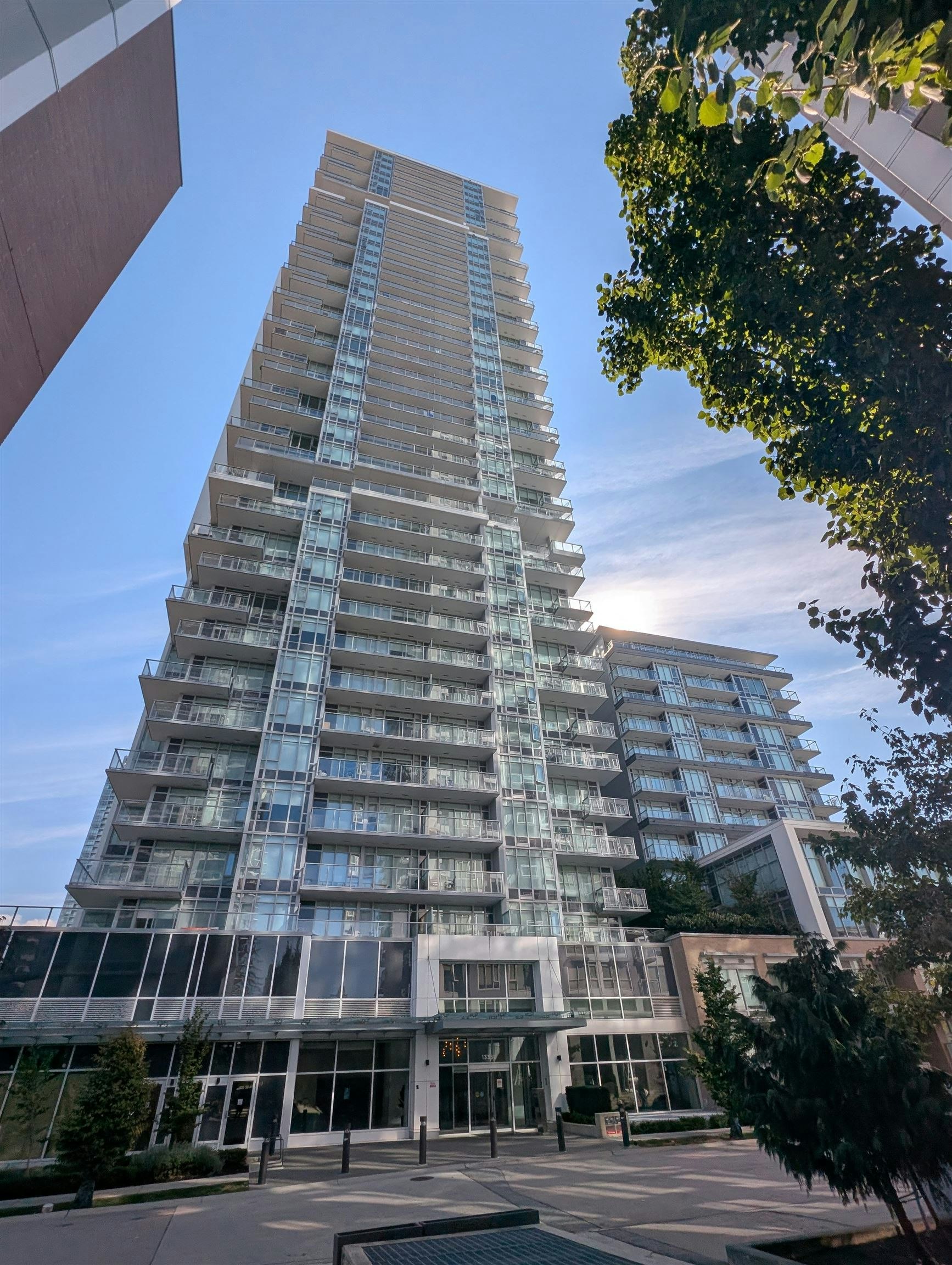 #915-13350 Central Avenue, Surrey, BC, V3T 0S1