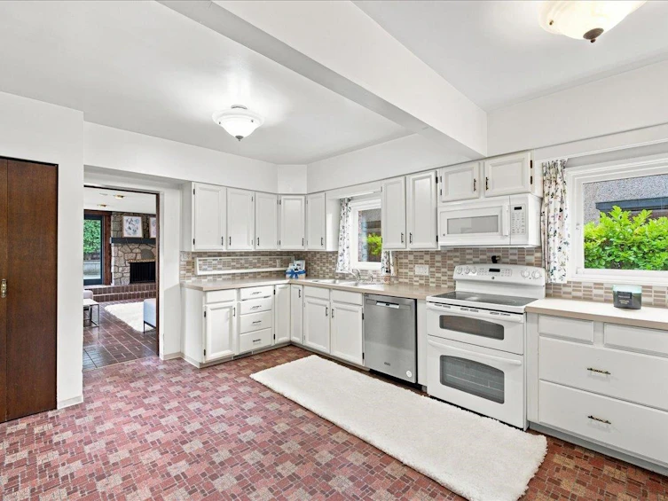 5584 Maple Street, Vancouver, BC, V6M 3T7 - 10
