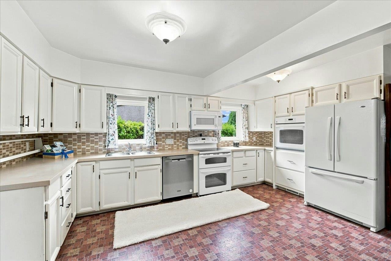 5584 Maple Street, Vancouver, BC, V6M 3T7 - 9