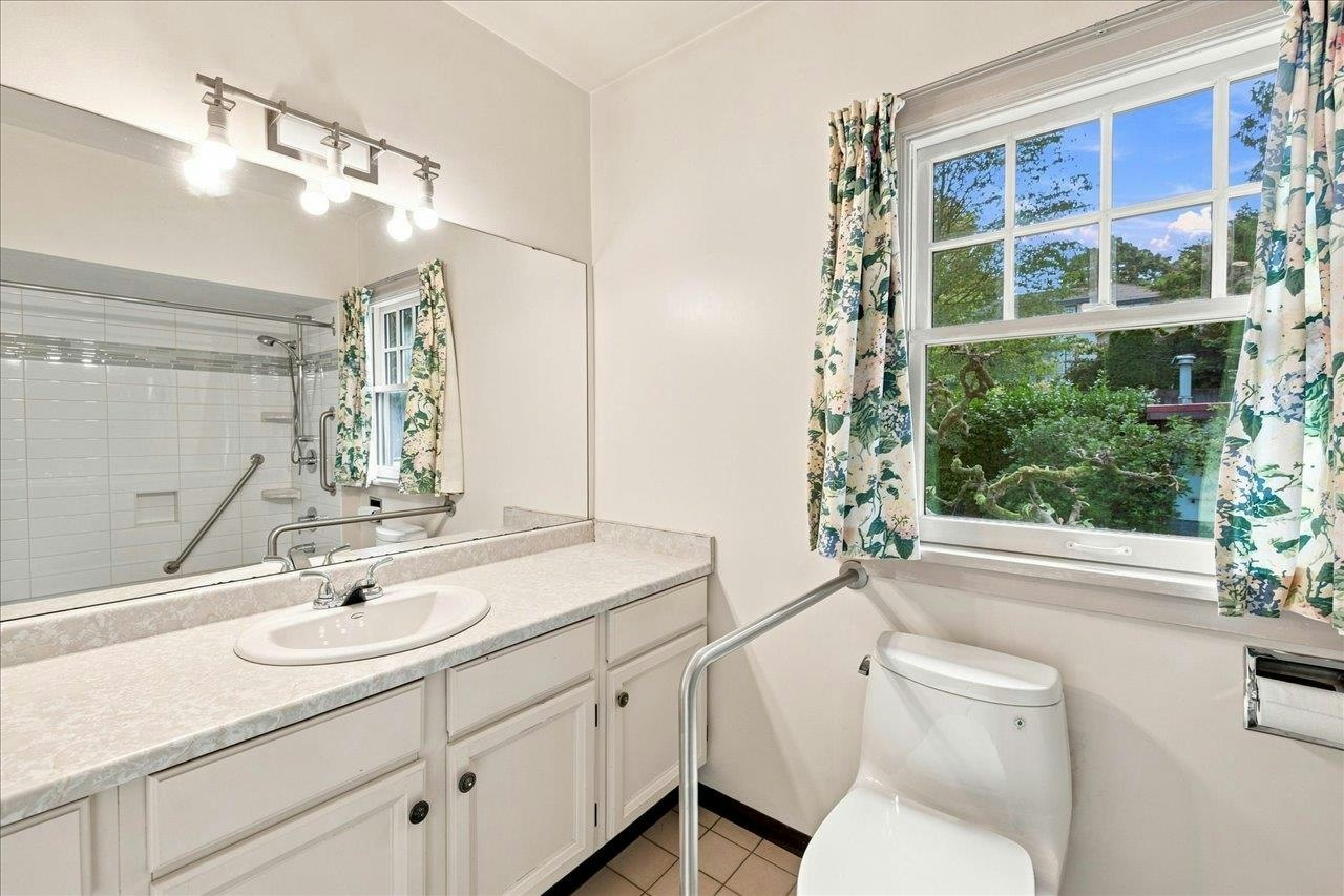 5584 Maple Street, Vancouver, BC, V6M 3T7 - 29