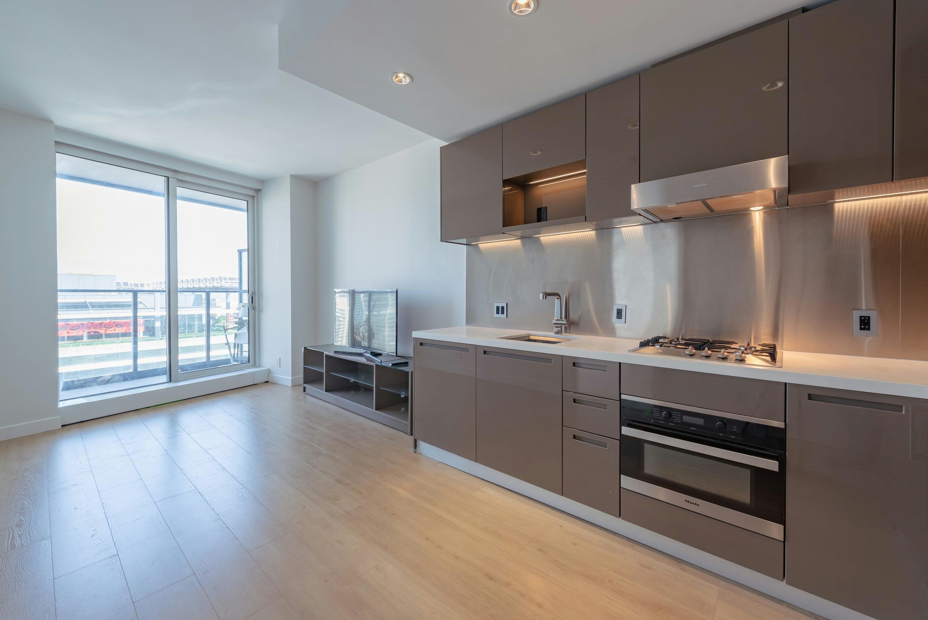37XX,  777 Richards Street, Vancouver, BC, V6B 0M6