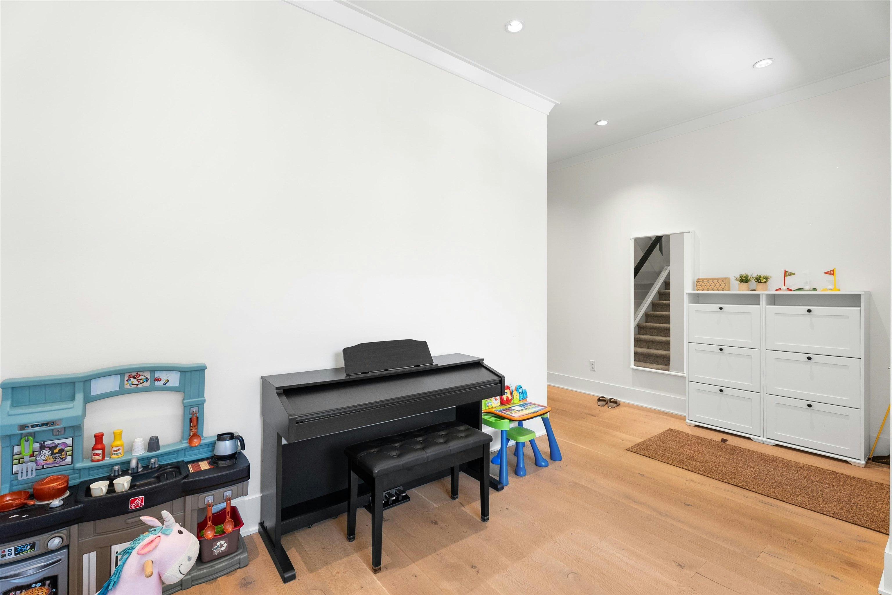 3323 147 Street, Surrey, BC, V4P 1Z8 - 23