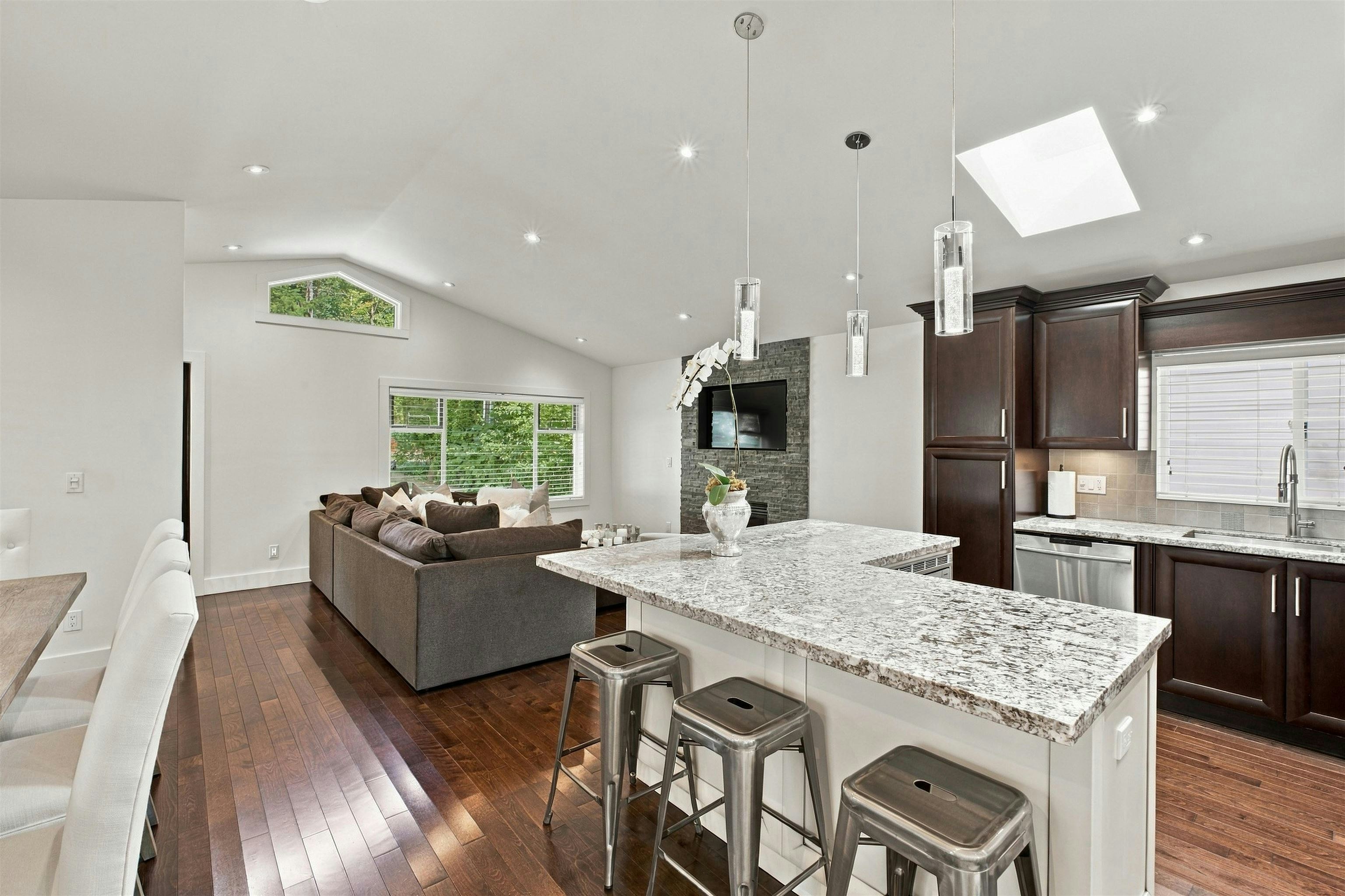 1153 Wellington Drive, North Vancouver, BC, V7K 1L3 - 10