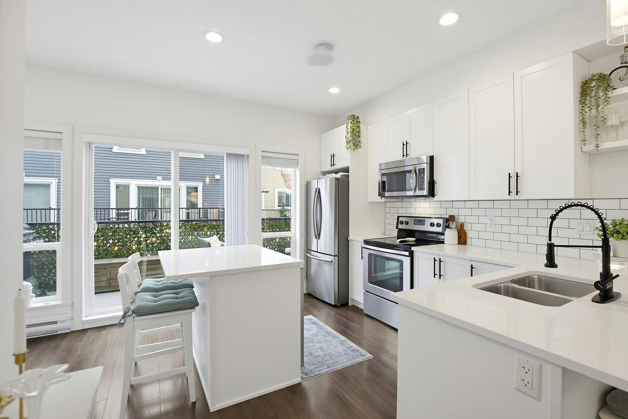 602-32789 Burton Avenue - 3