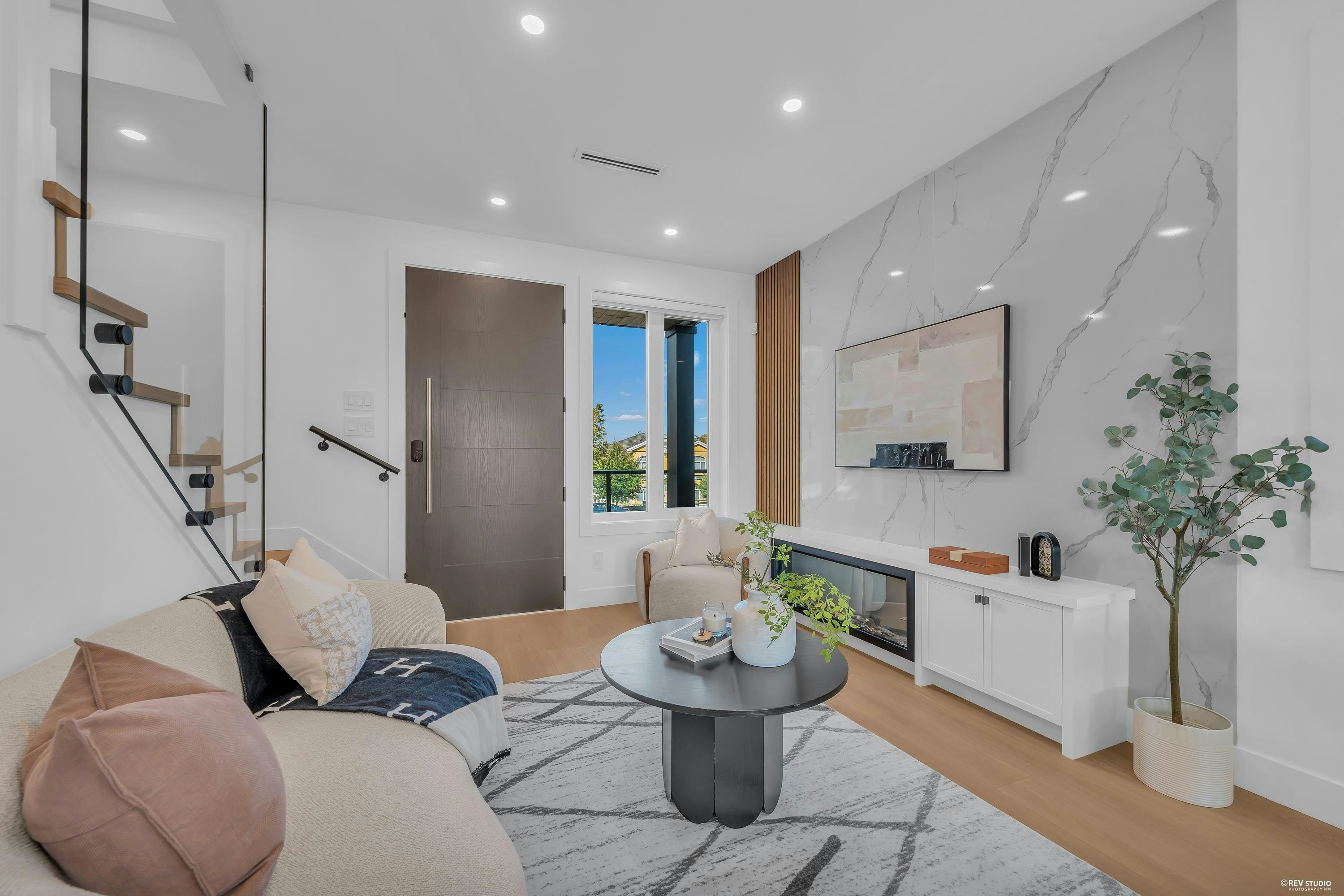 4328 Rupert Street - 5
