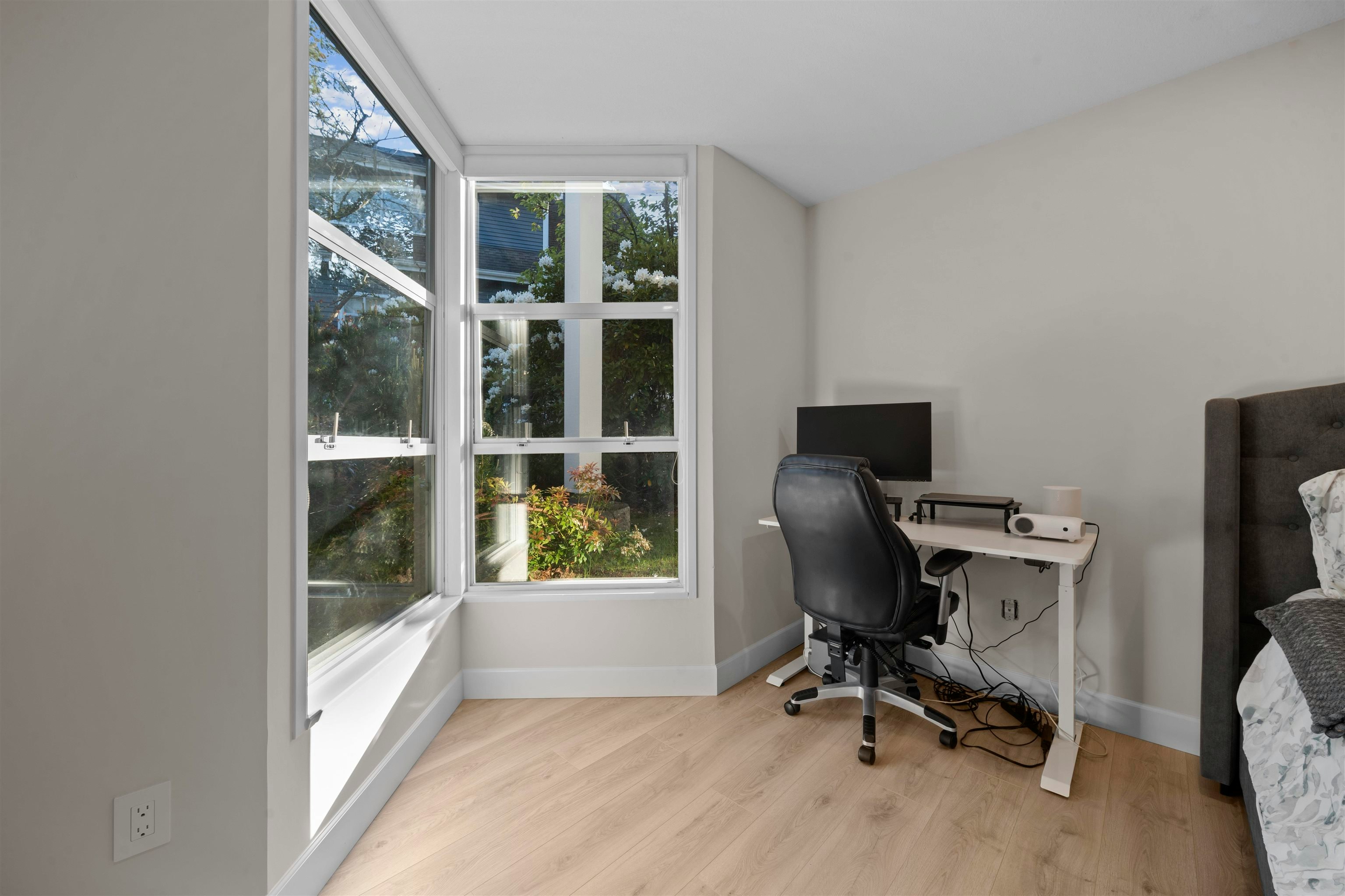 103-3399 Capilano Crescent, North Vancouver, BC, V7R 4W7 - 30