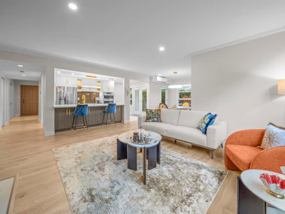 103-3399 Capilano Crescent - 4