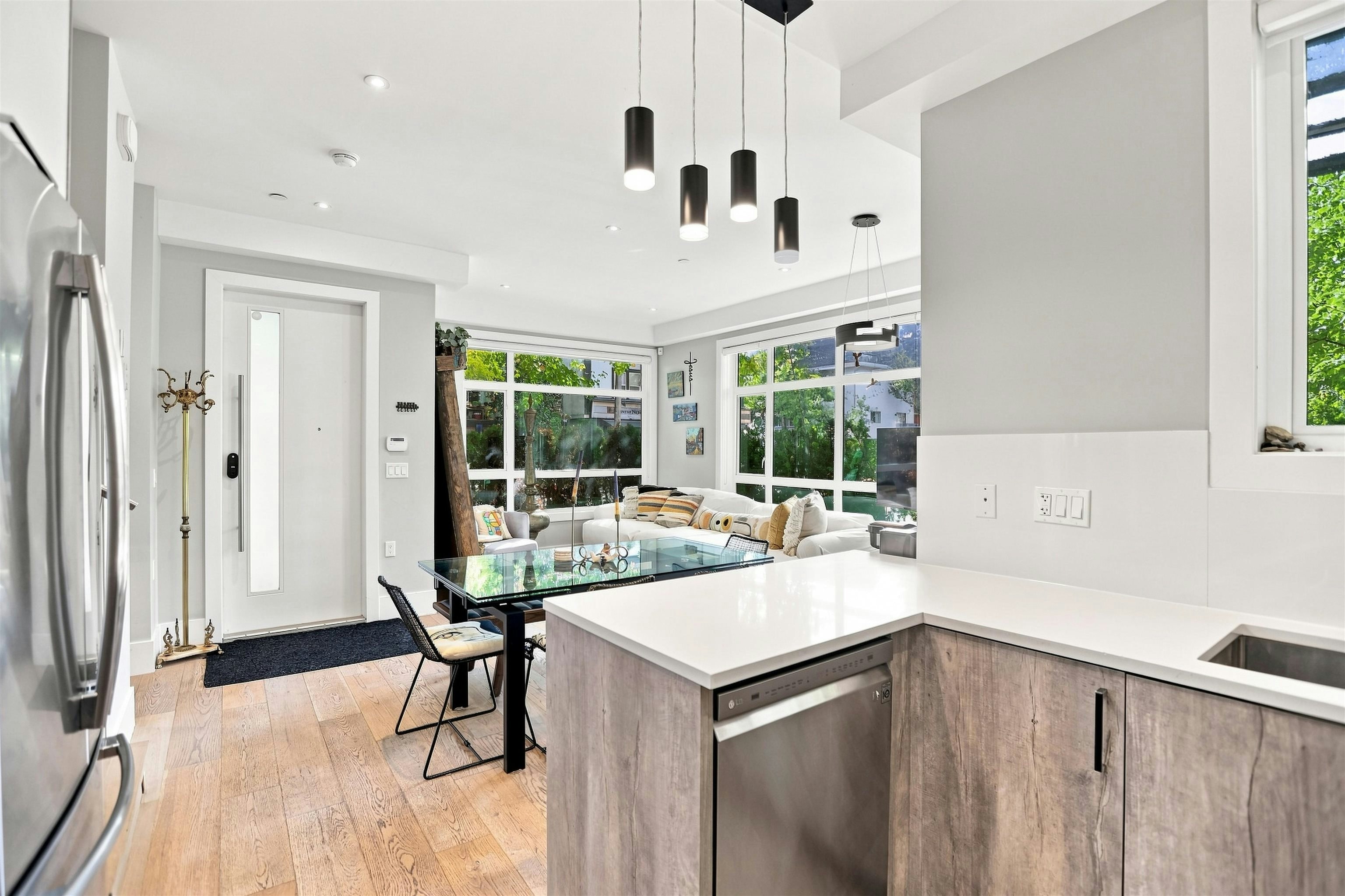 1185 Victoria Drive, Vancouver, BC, V5L 4G4