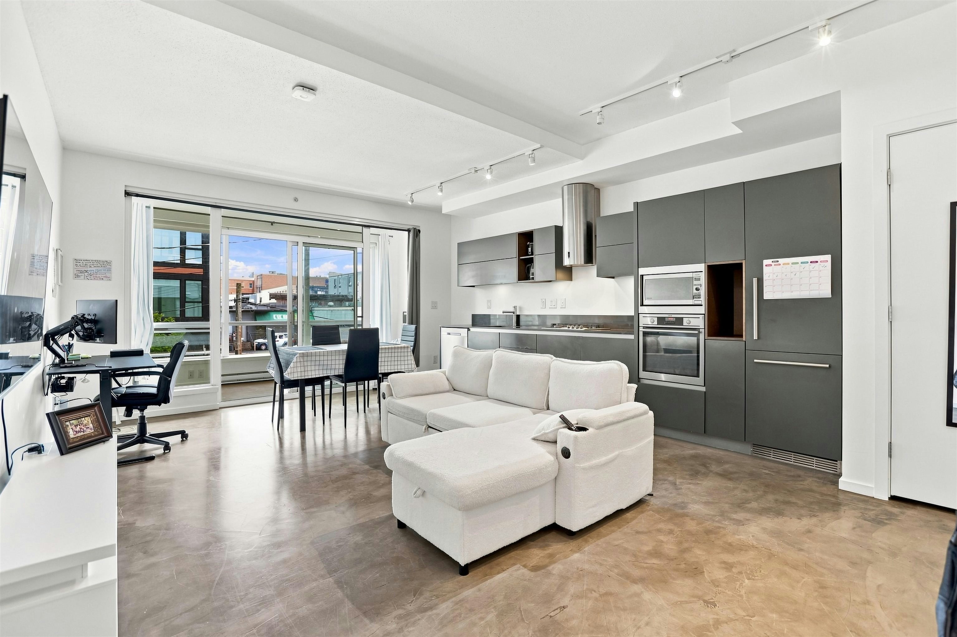 209-133 E 8th Avenue, Vancouver, BC, V5T 1R8