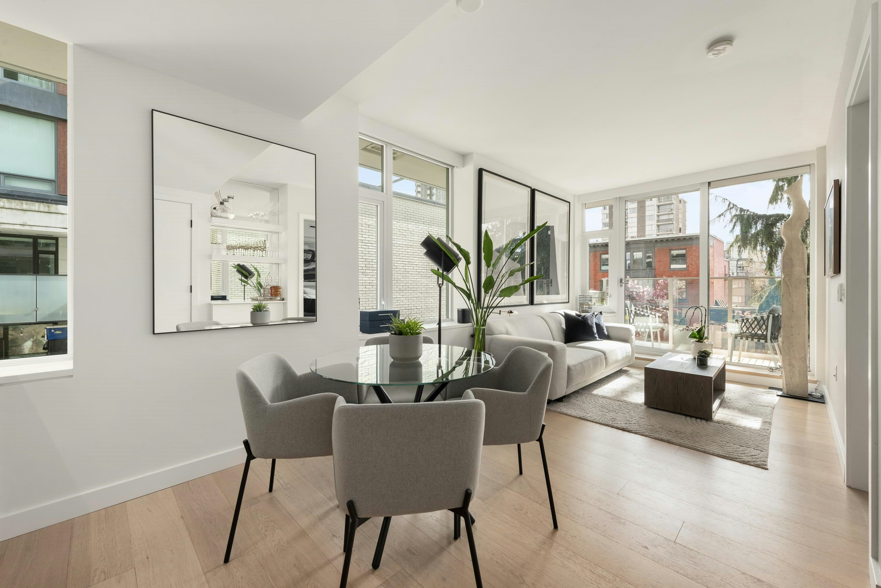 403-1365 Davie Street, Vancouver, BC, V6E 1N5 - 2