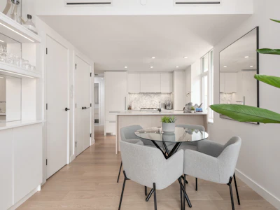 403-1365 Davie Street - 5