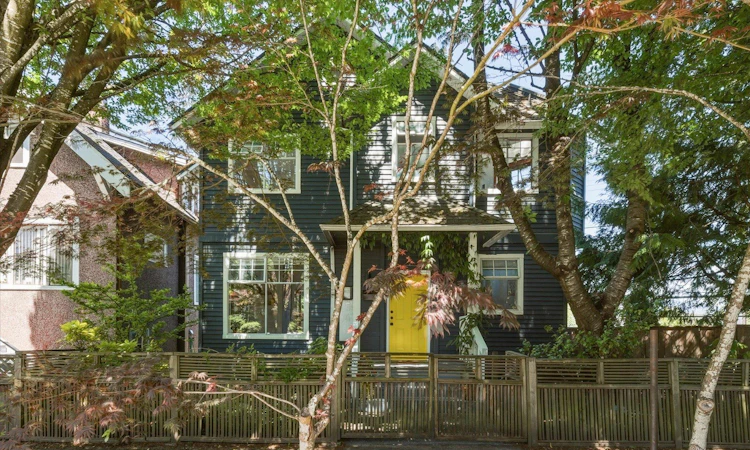 1239 E 22nd Avenue
