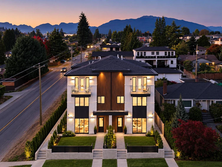 1-6503 Winch Street, Burnaby, BC, V5B 2L5 - 2