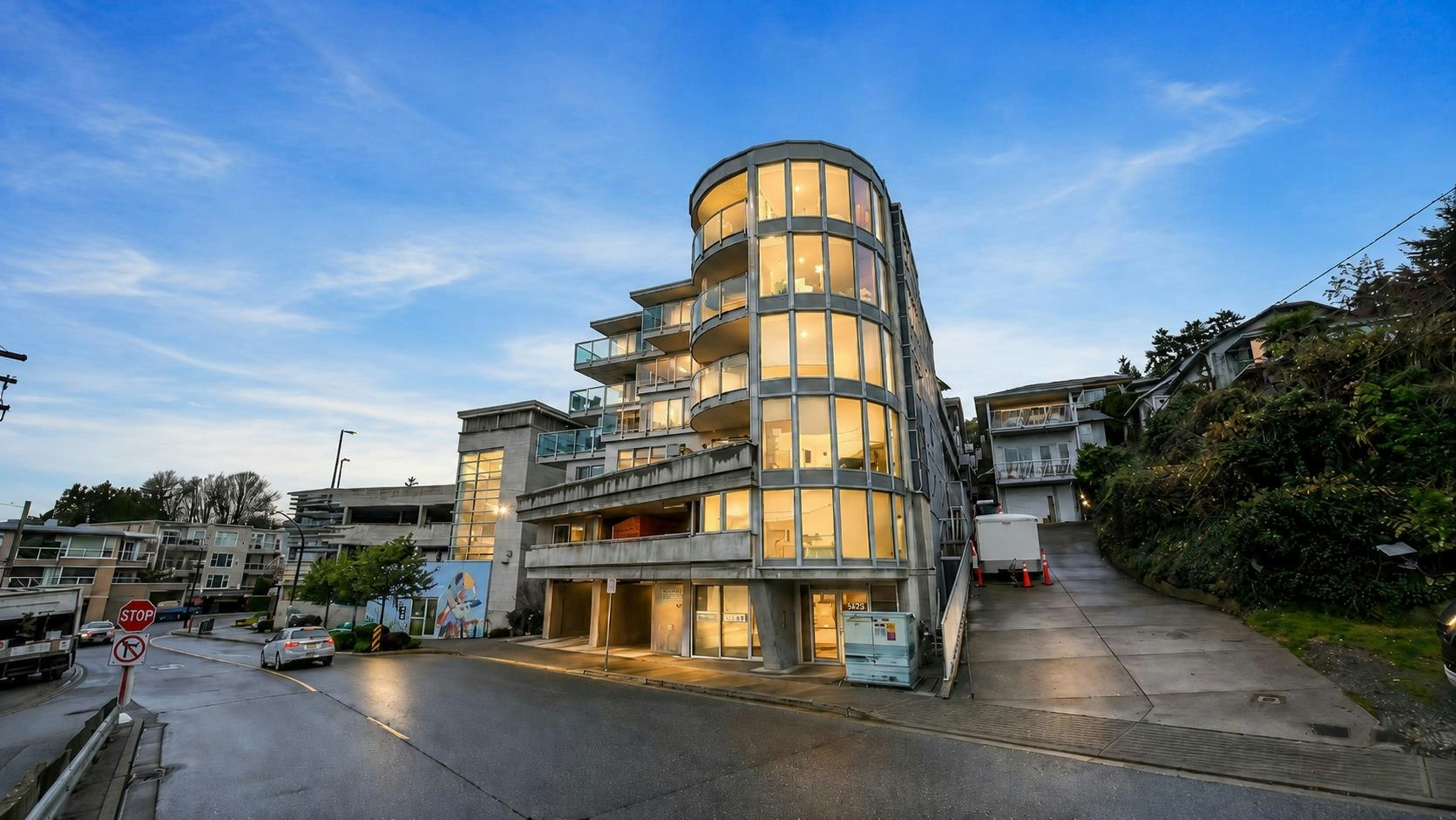 404-14955 Victoria Avenue, Surrey, BC, V4B 1G2