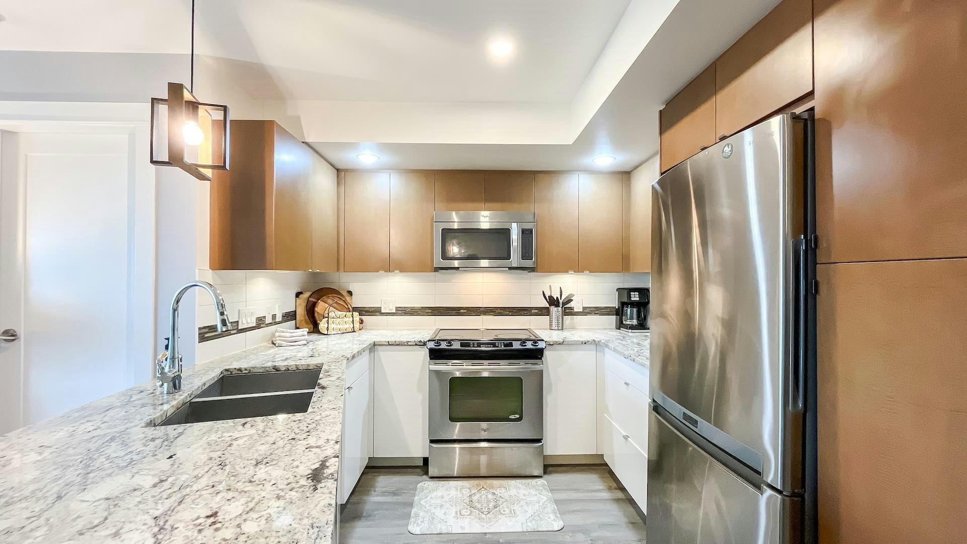 404-14955 Victoria Avenue, Surrey, BC, V4B 1G2 - 4