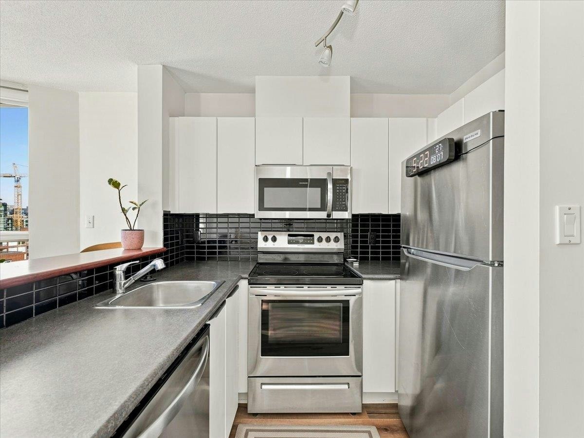 1507-1003 Pacific Street - 3