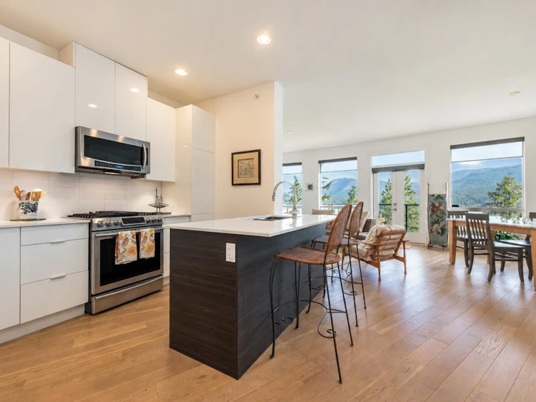 302-5780 Marine Way, Sechelt, BC, V7Z 0L8 - 7