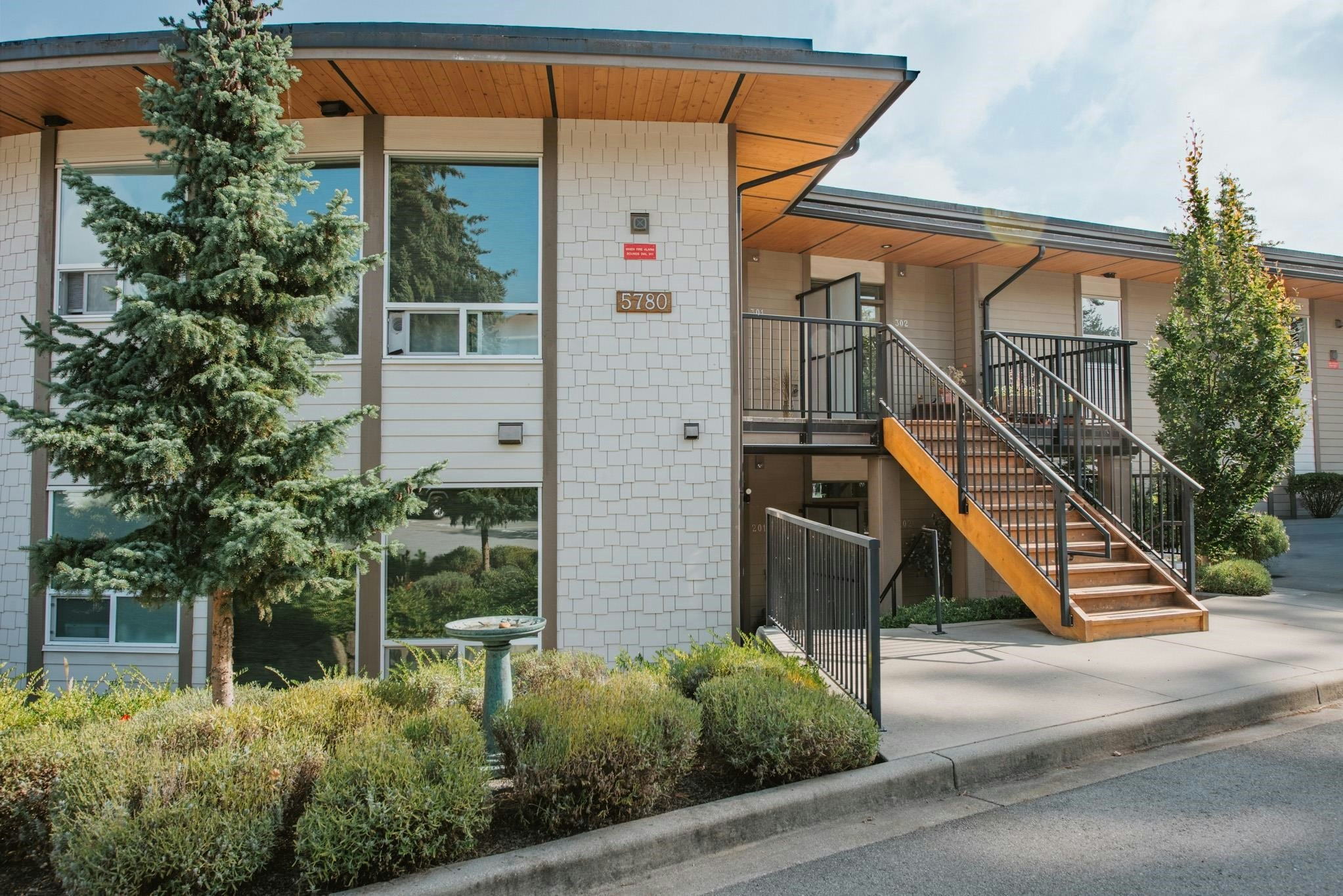 302-5780 Marine Way - 2