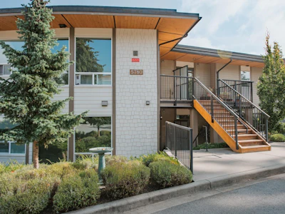 302-5780 Marine Way - 2