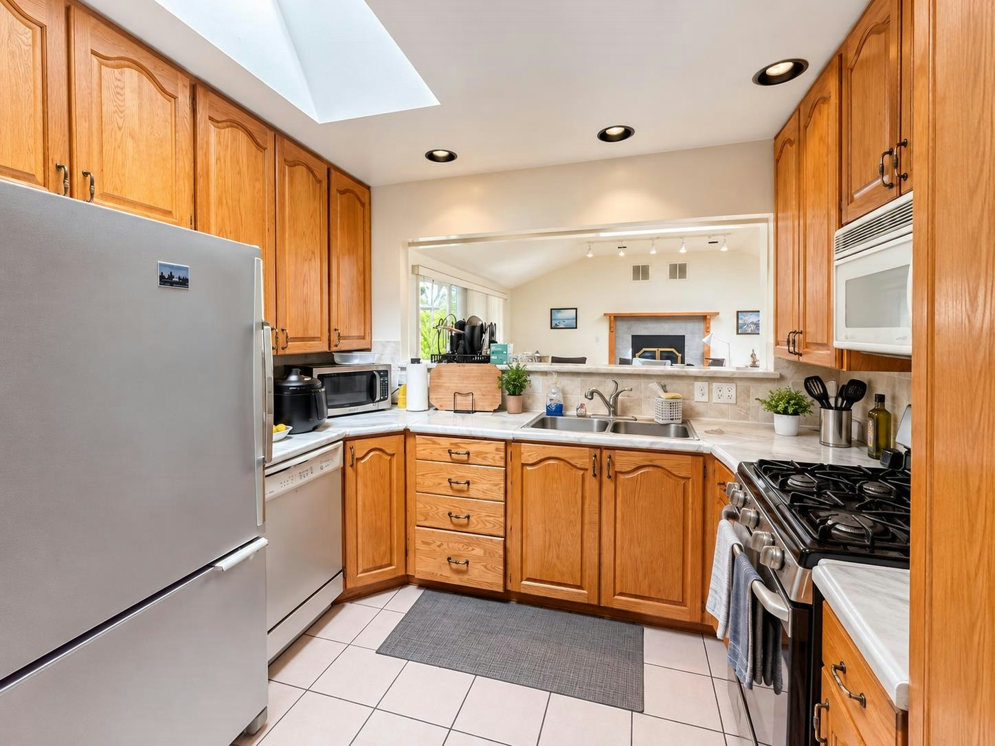 1374 Sowden Street, North Vancouver, BC, V7P 1L8 - 4
