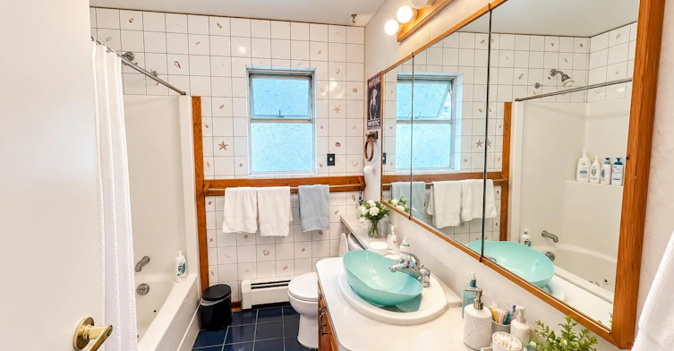 1374 Sowden Street, North Vancouver, BC, V7P 1L8 - 11
