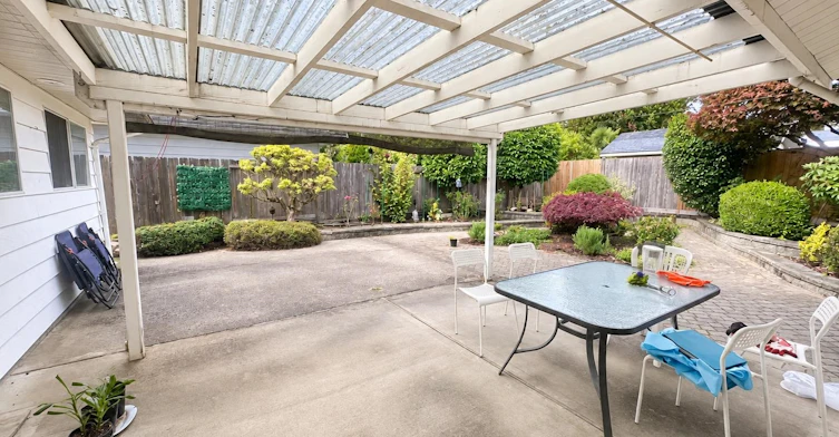 1374 Sowden Street, North Vancouver, BC, V7P 1L8 - 2