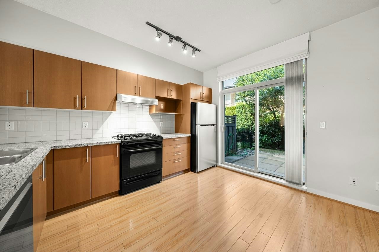 3-301 Klahanie Drive, Port Moody, BC, V3H 0C2 - 6