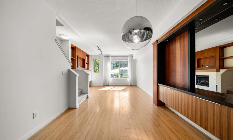 3-301 Klahanie Drive