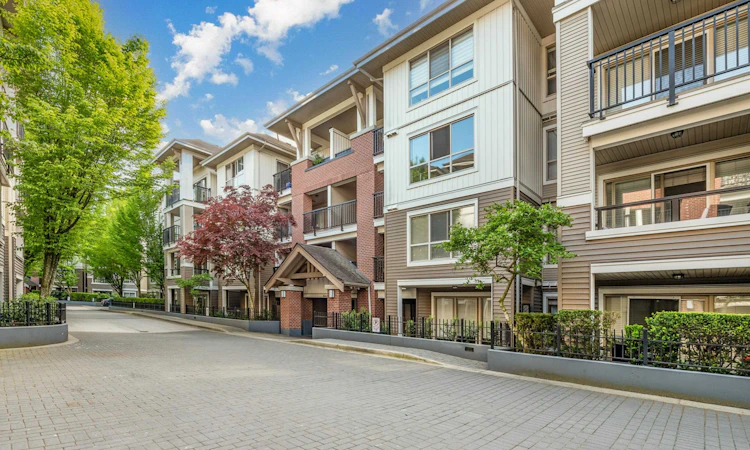 C415-8929 202 Street