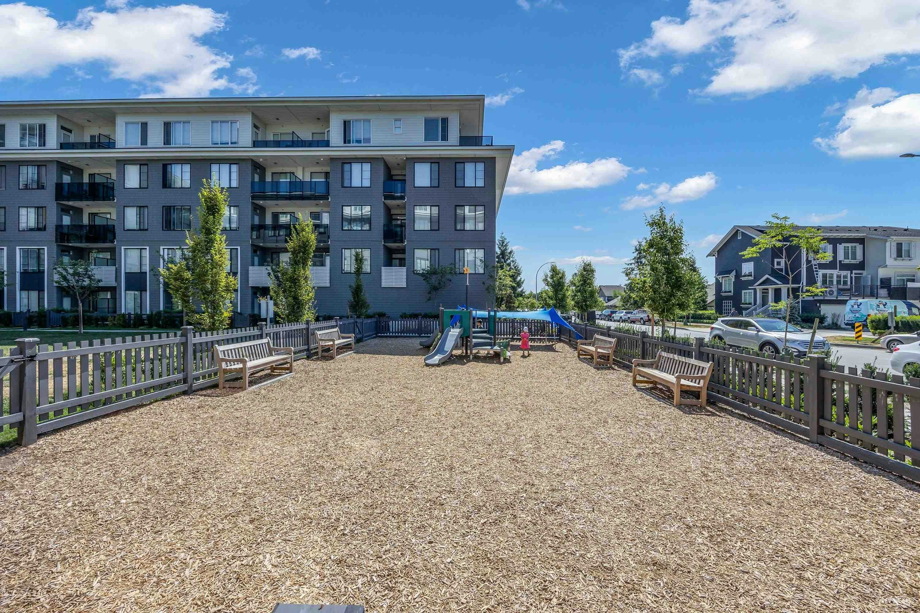 302-15825 85 Avenue, Surrey, BC, V4N 6W9 - 3