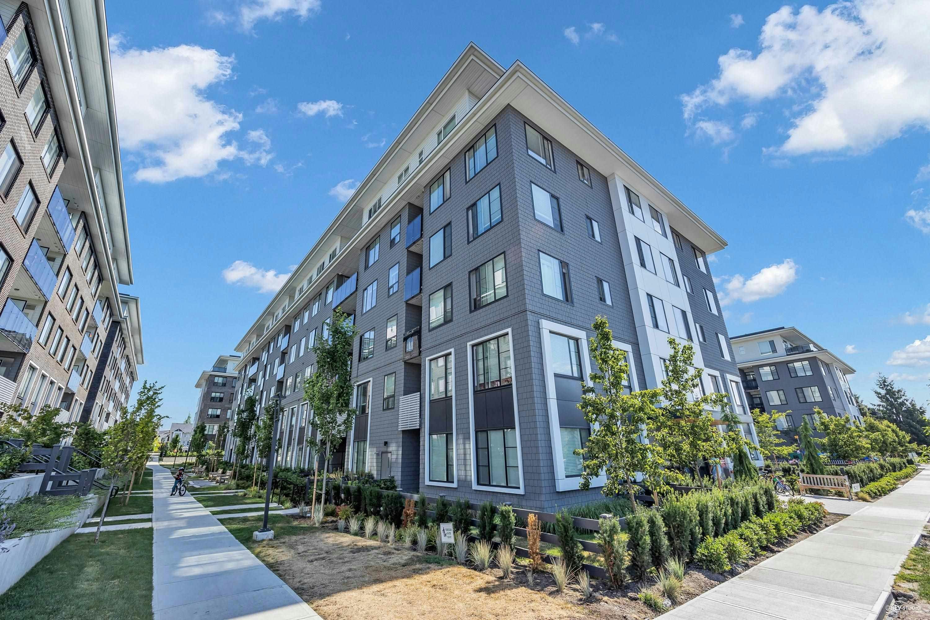 302-15825 85 Avenue, Surrey, BC, V4N 6W9