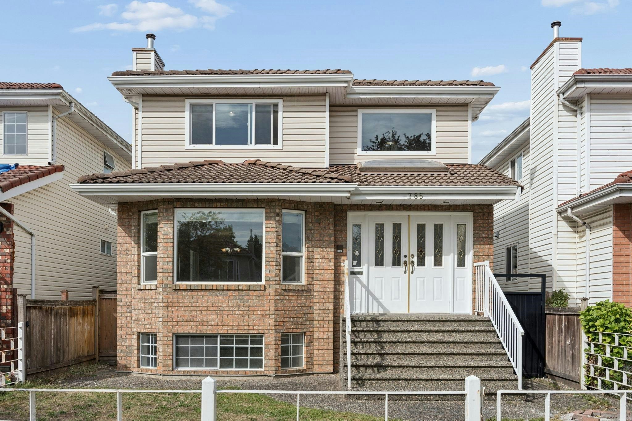 785 E 50th Avenue, Vancouver, BC, V5X 1B4