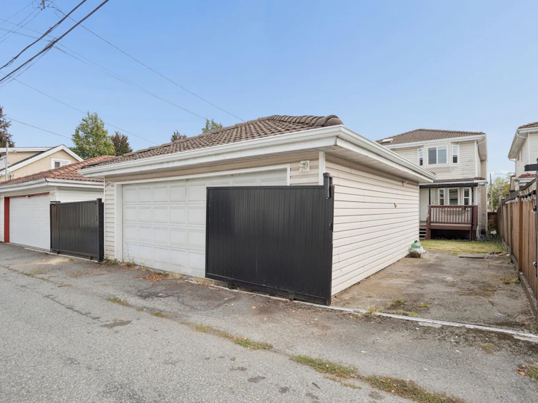 785 E 50th Avenue, Vancouver, BC, V5X 1B4 - 31