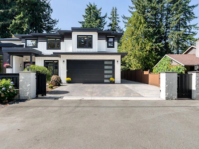 4113 207 Street - 3