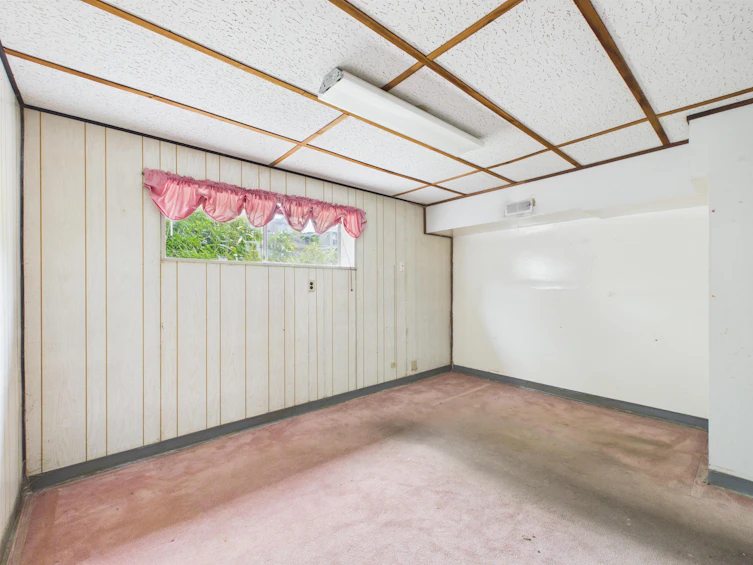 6096 Service Street, Burnaby, BC, V5H 1V8 - 16