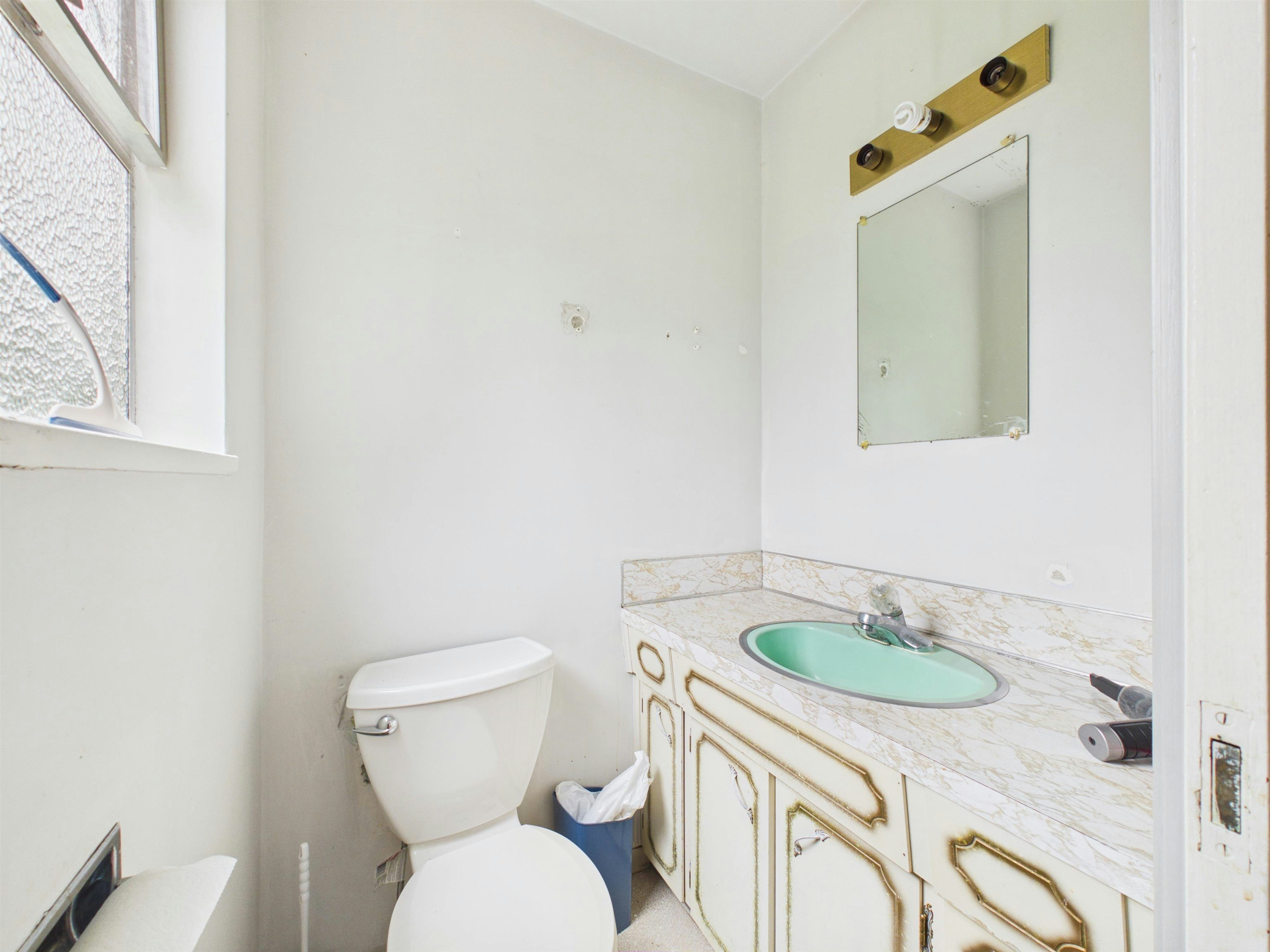 6096 Service Street, Burnaby, BC, V5H 1V8 - 22