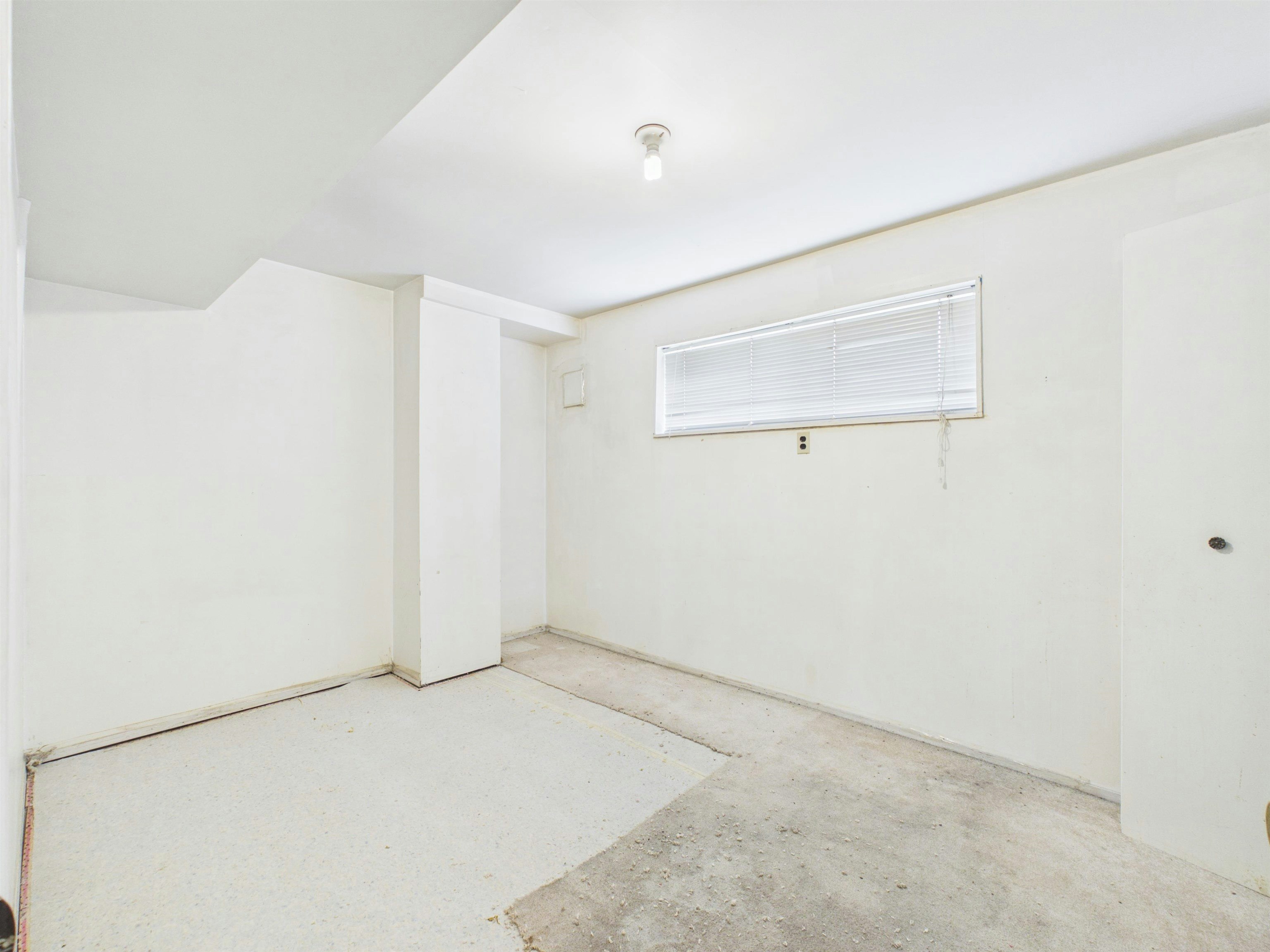 6096 Service Street, Burnaby, BC, V5H 1V8 - 18